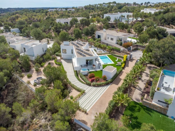 Villa for Sale in Las Colinas Golf, Alicante