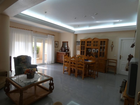 Villa for Sale in Almoradi, Alicante