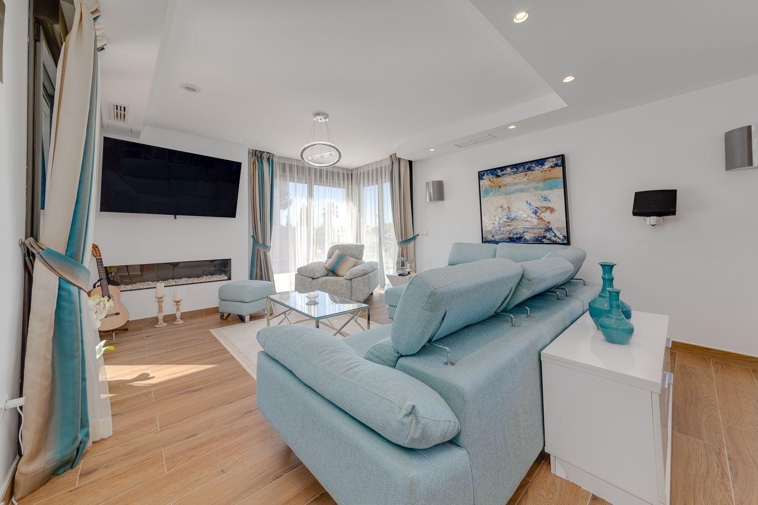 Villa for Sale in Torrevieja, Alicante