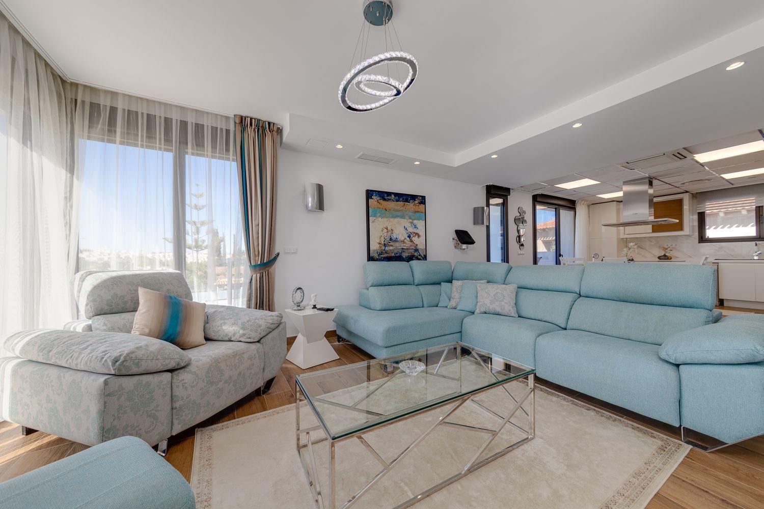 Villa for Sale in Torrevieja, Alicante