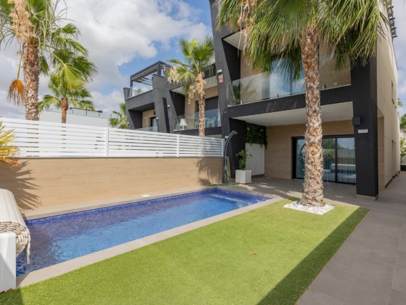Villa for Sale in Benijofar, Alicante