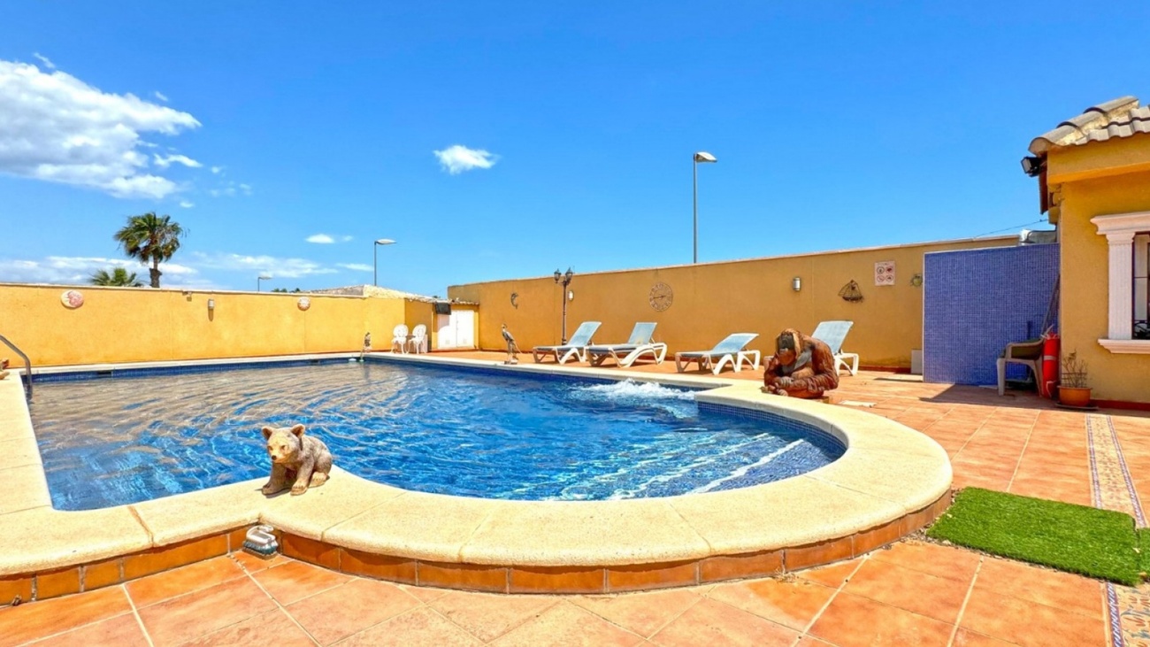 Villa for Sale in Torrevieja, Alicante
