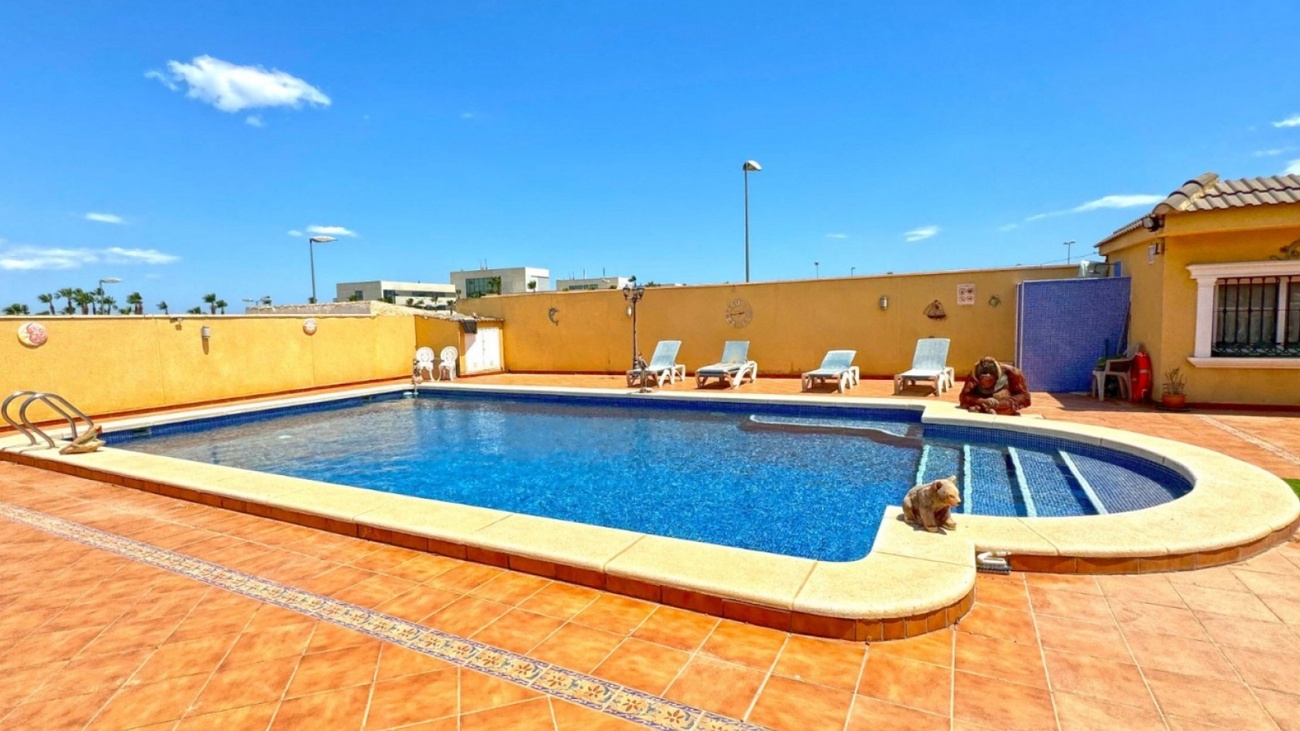 Villa for Sale in Torrevieja, Alicante