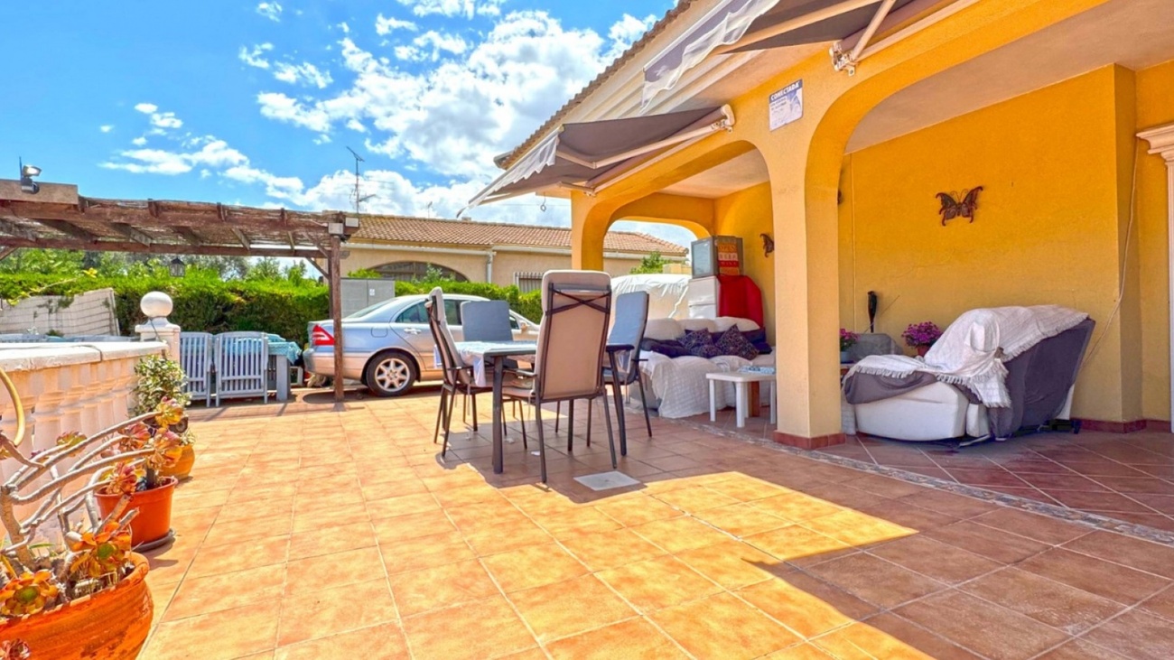 Villa for Sale in Torrevieja, Alicante