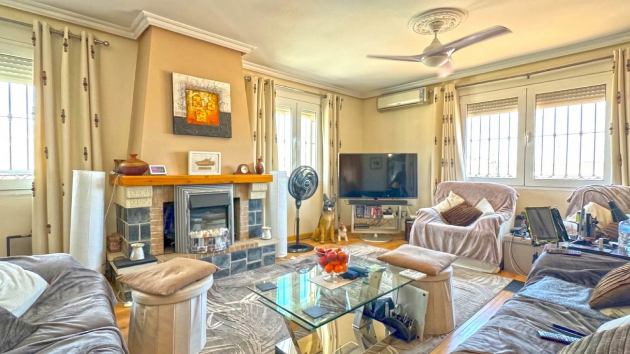 Villa for Sale in Torrevieja, Alicante