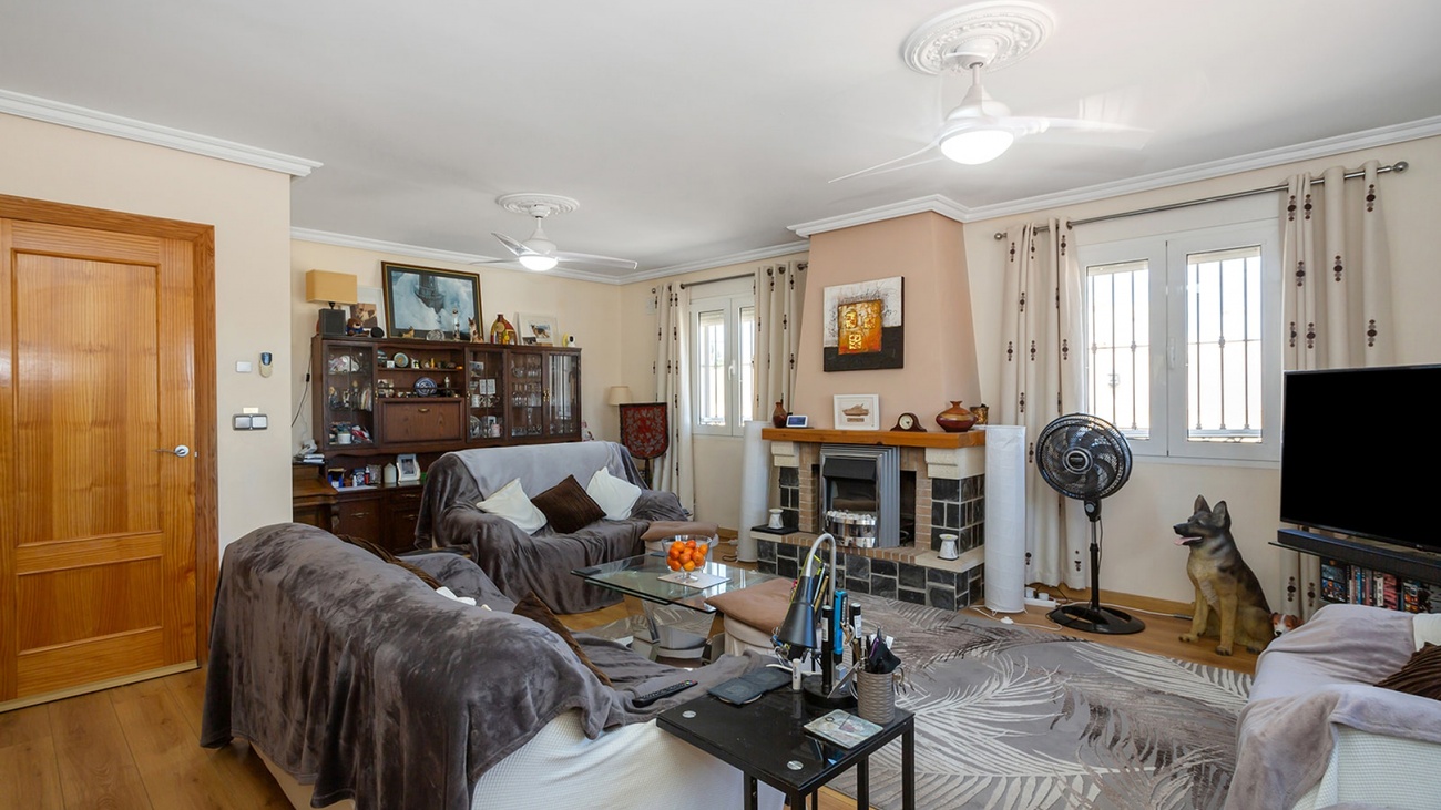 Villa for Sale in Torrevieja, Alicante