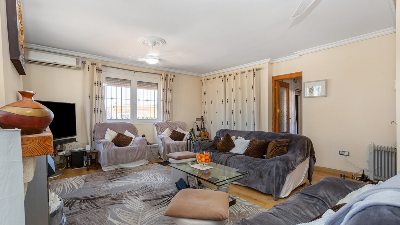 Villa for Sale in Torrevieja, Alicante