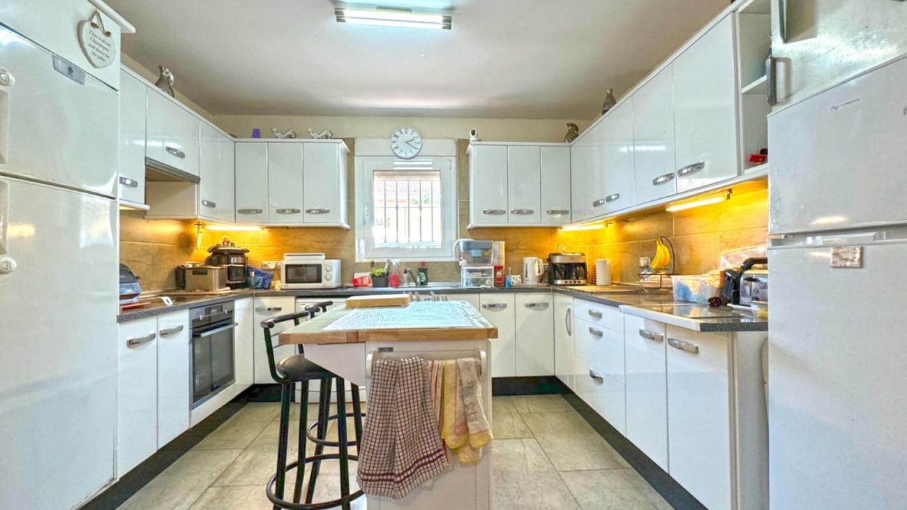 Villa for Sale in Torrevieja, Alicante