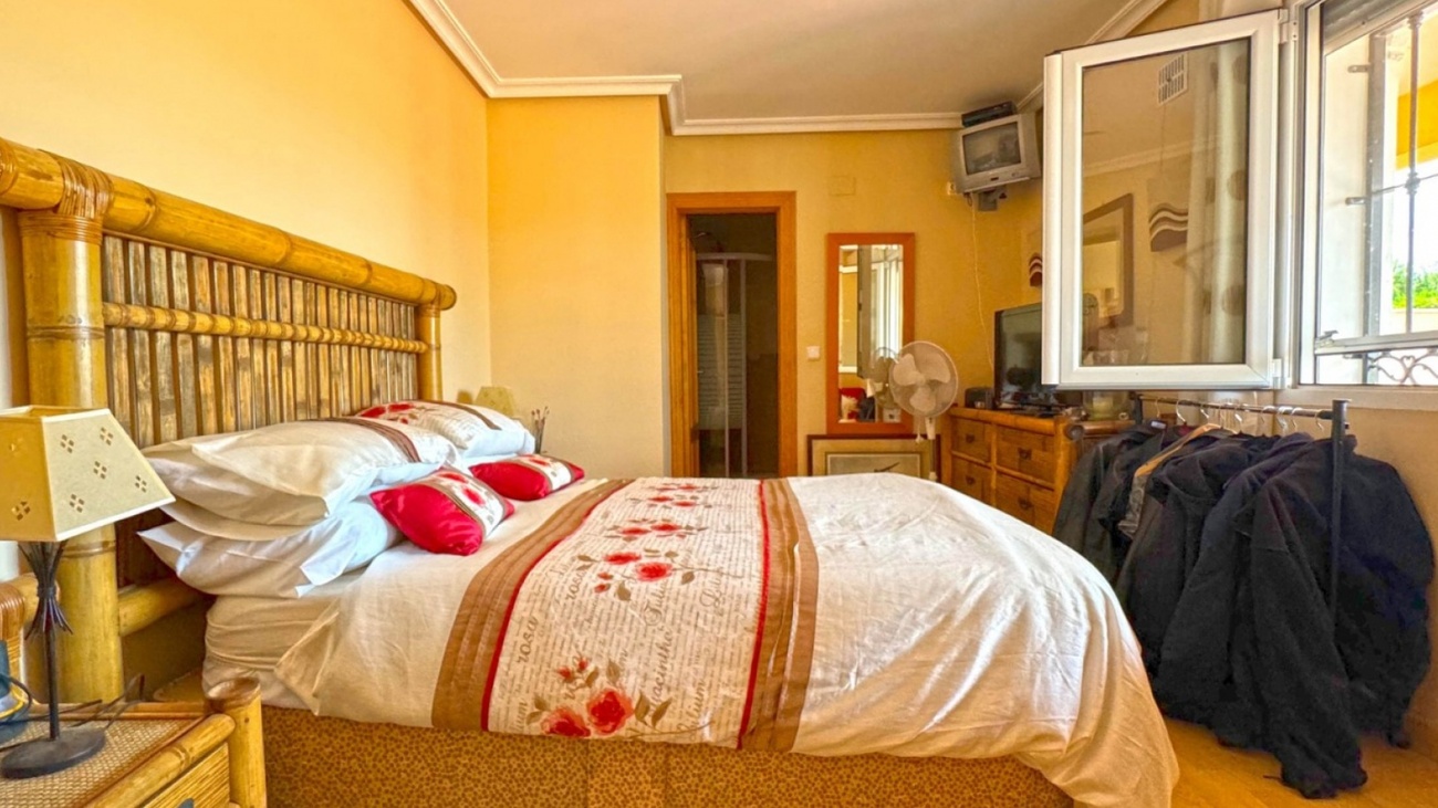 Villa for Sale in Torrevieja, Alicante