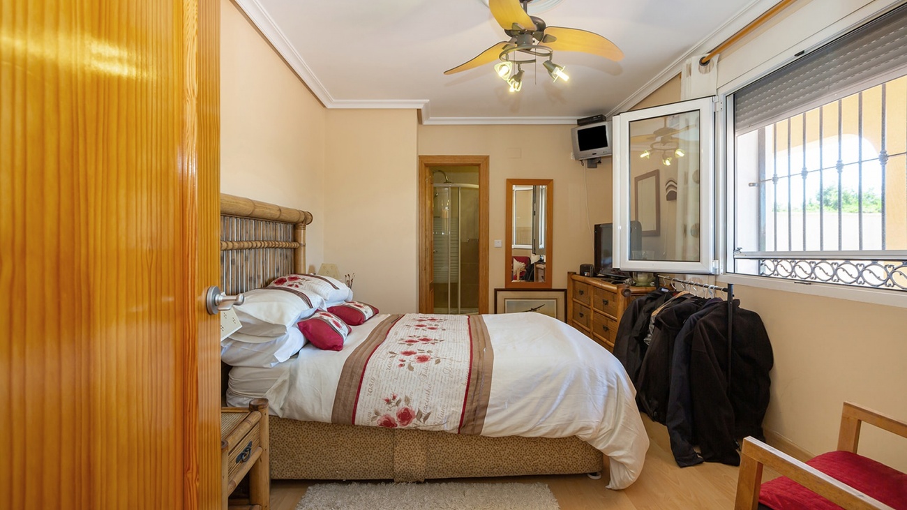 Villa for Sale in Torrevieja, Alicante