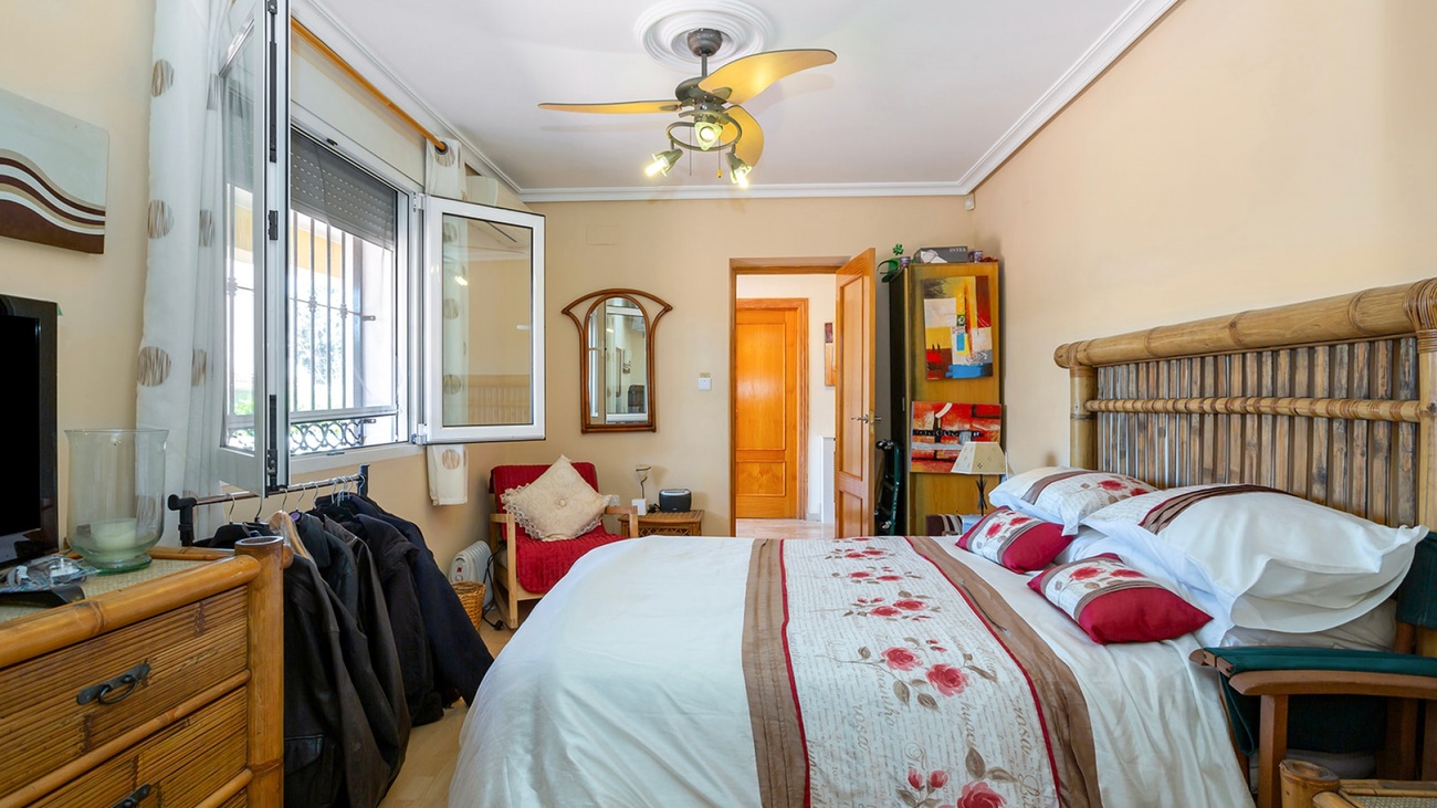 Villa for Sale in Torrevieja, Alicante
