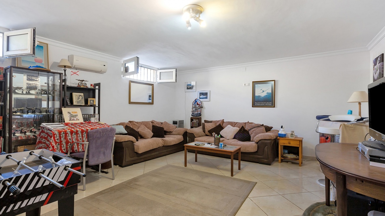 Villa for Sale in Torrevieja, Alicante