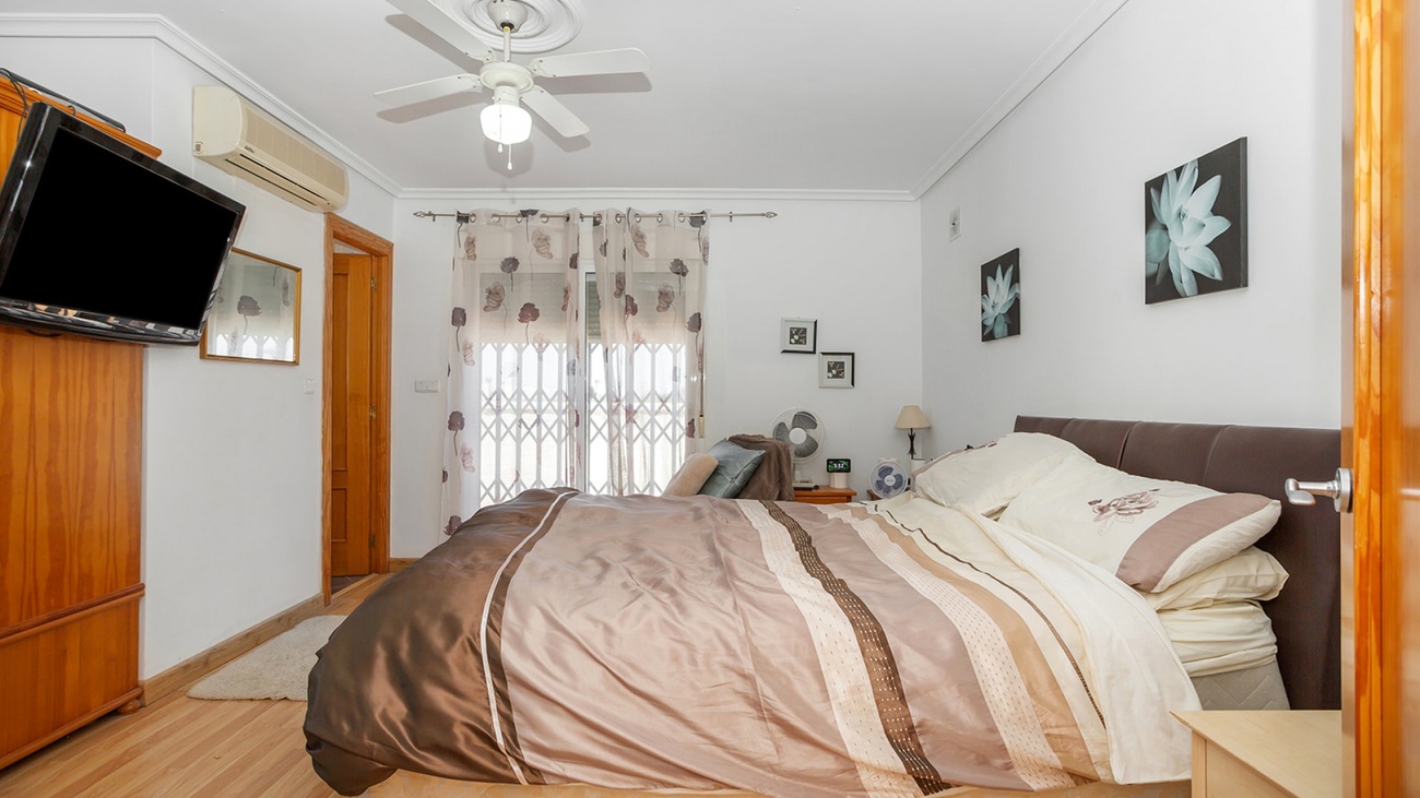 Villa for Sale in Torrevieja, Alicante