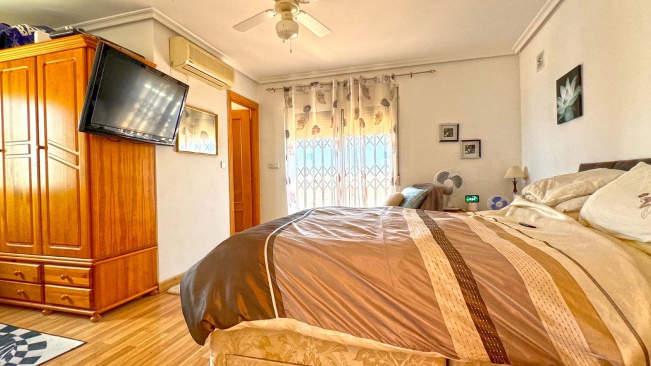 Villa for Sale in Torrevieja, Alicante