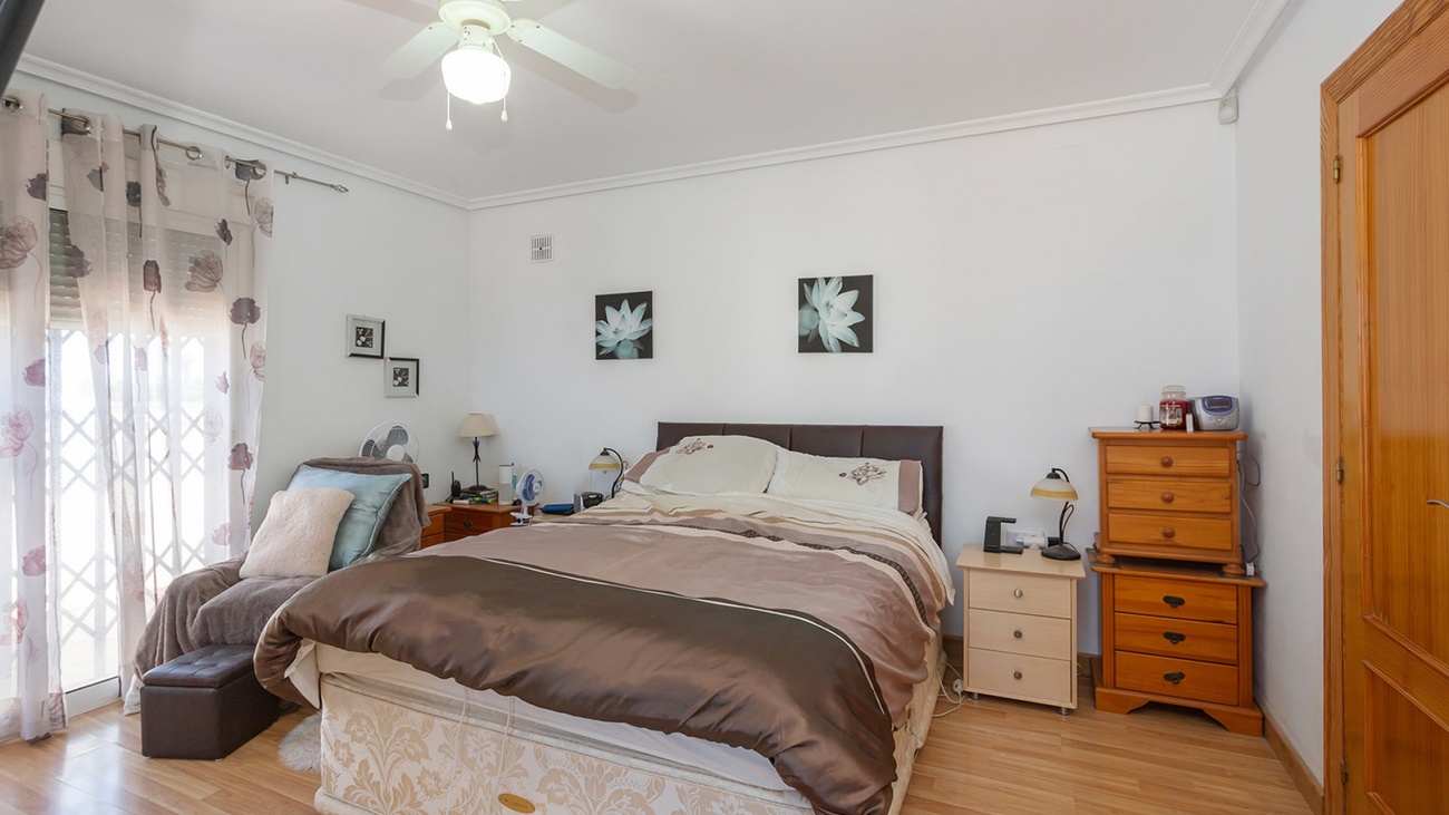 Villa for Sale in Torrevieja, Alicante