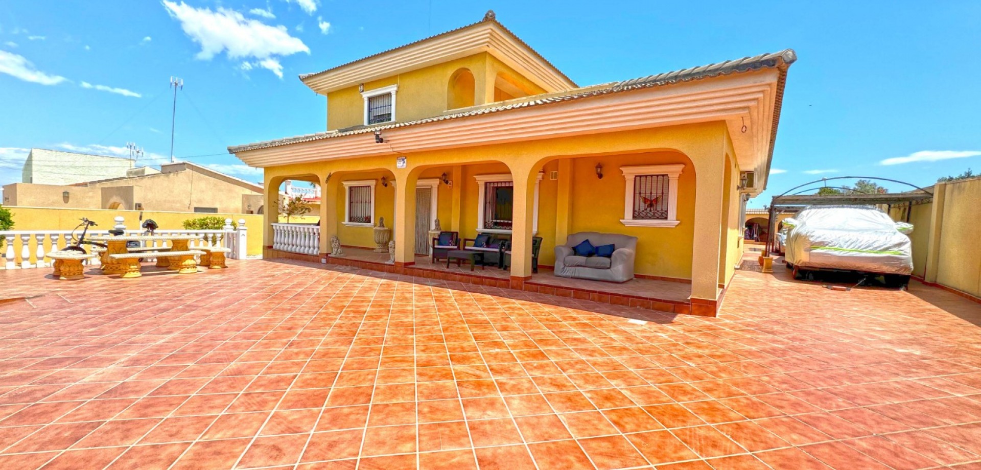 Villa for Sale in Torrevieja, Alicante