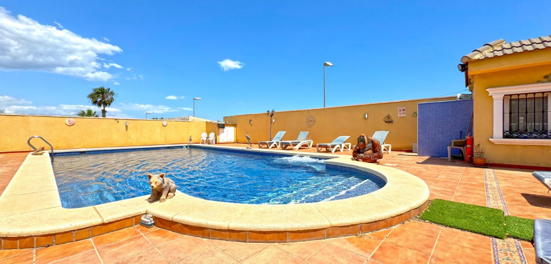 Villa for Sale in Torrevieja, Alicante