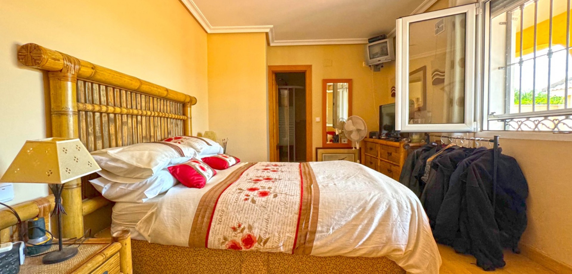 Villa for Sale in Torrevieja, Alicante