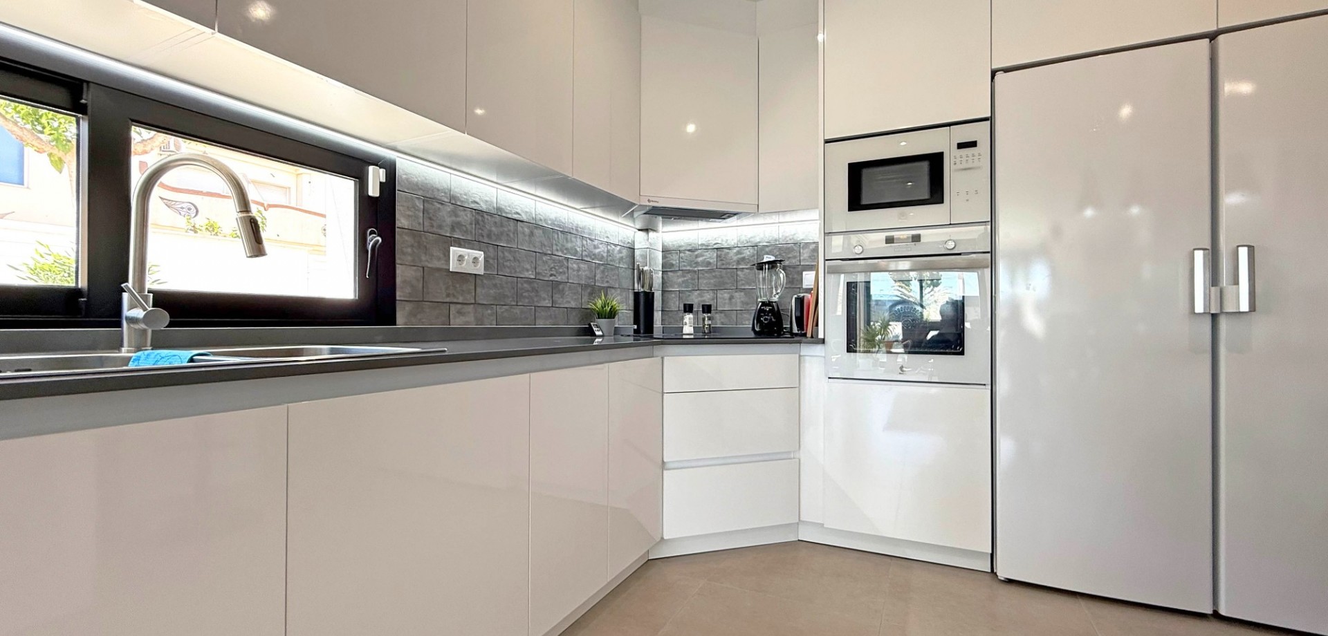 Villa for Sale in San Pedro del Pinatar, Murcia