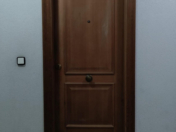 584
