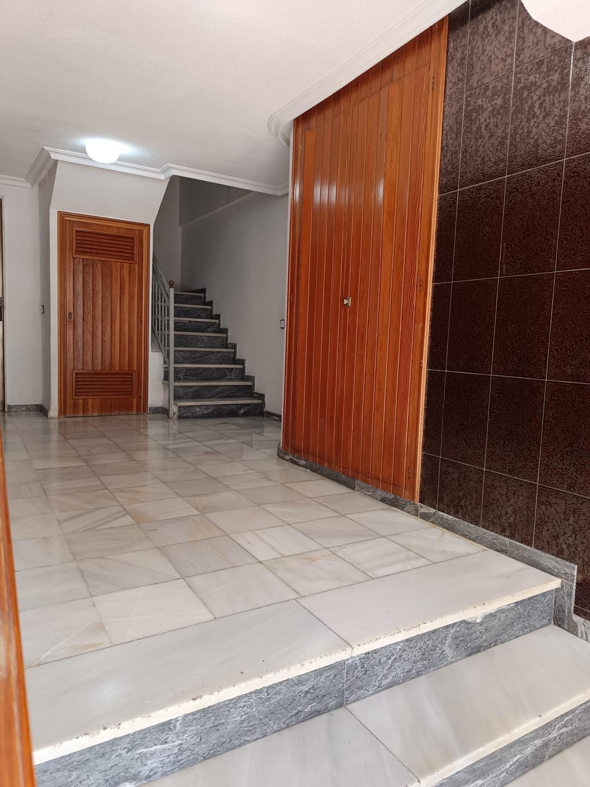 Commercial for Sale in El Altet, Alicante
