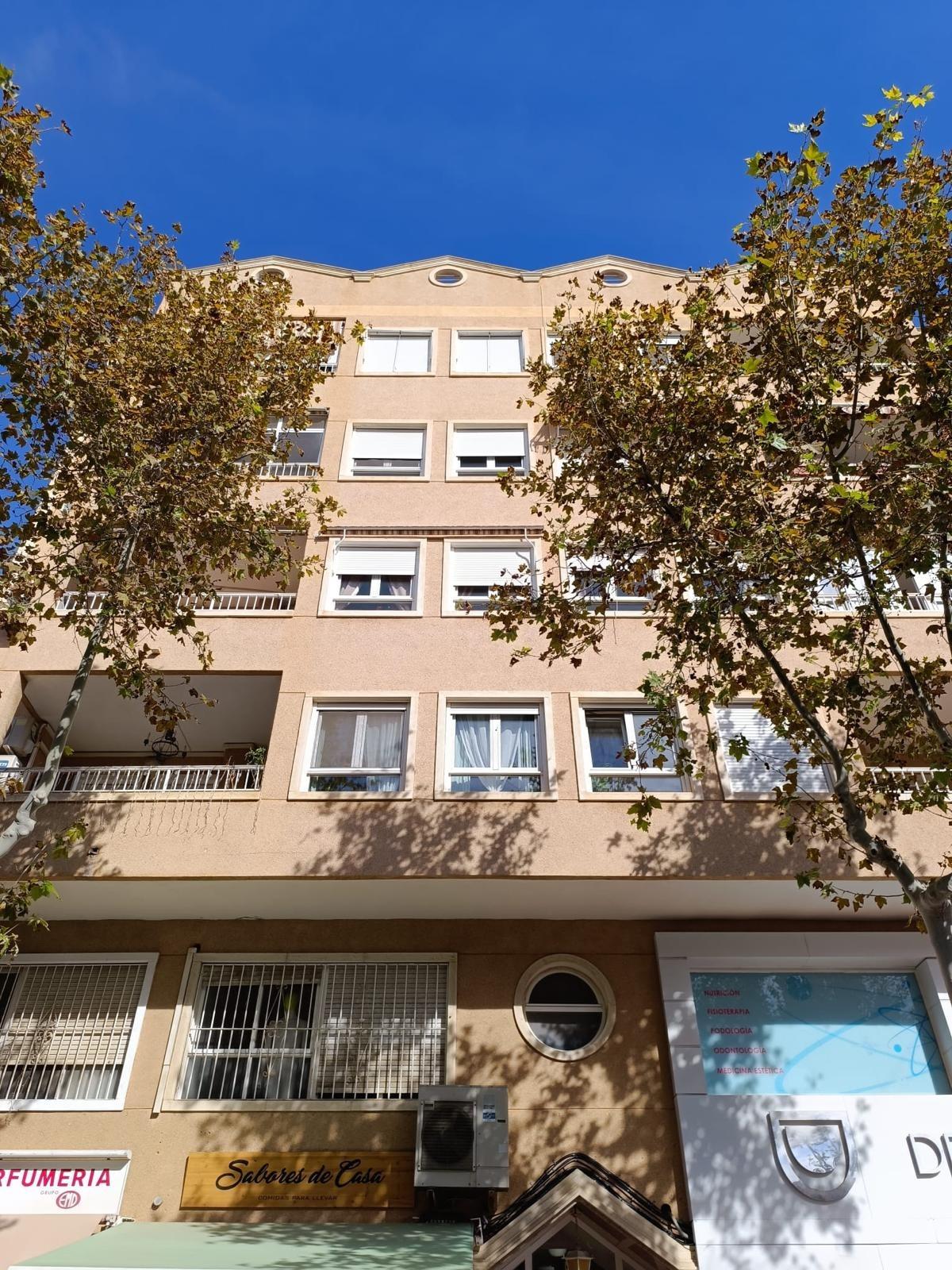 Commercial for Sale in El Altet, Alicante