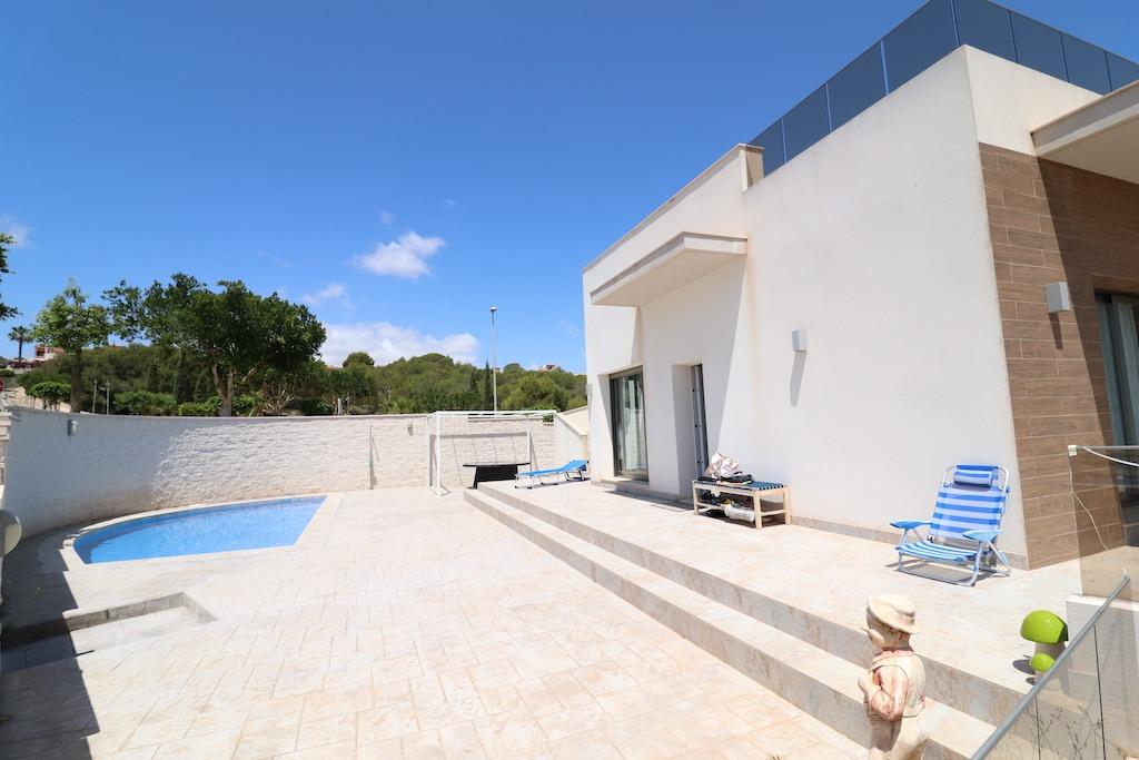 Villa for Sale in San Miguel de Salinas, Alicante
