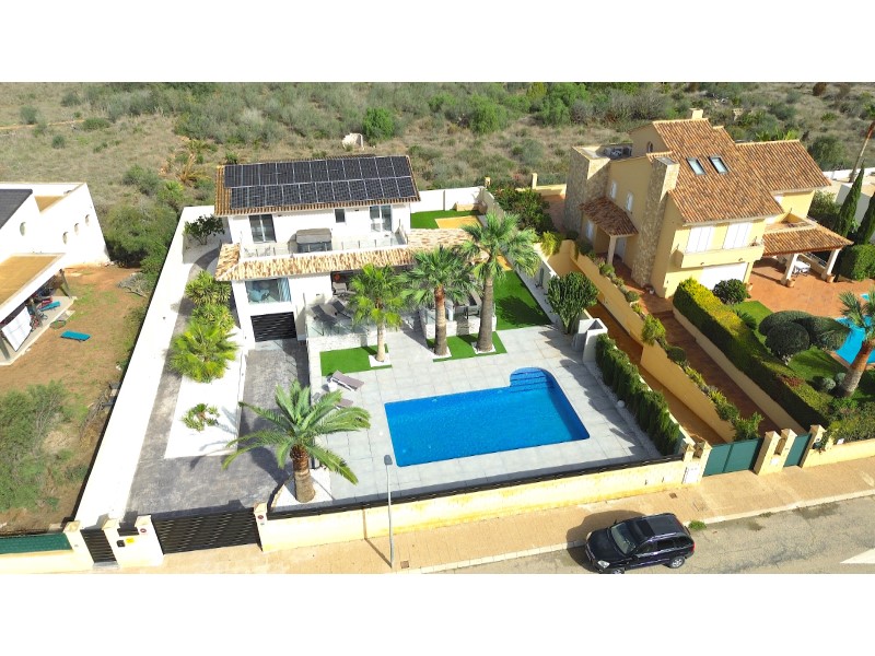 Villa for Sale in Alfas del Pi, Alicante