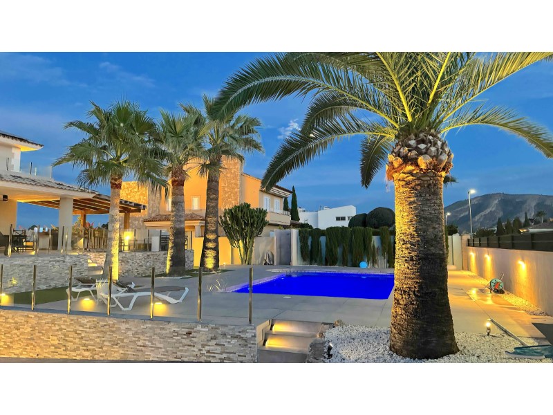 Villa for Sale in Alfas del Pi, Alicante