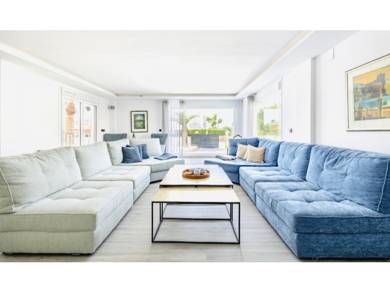 Villa for Sale in Alfas del Pi, Alicante