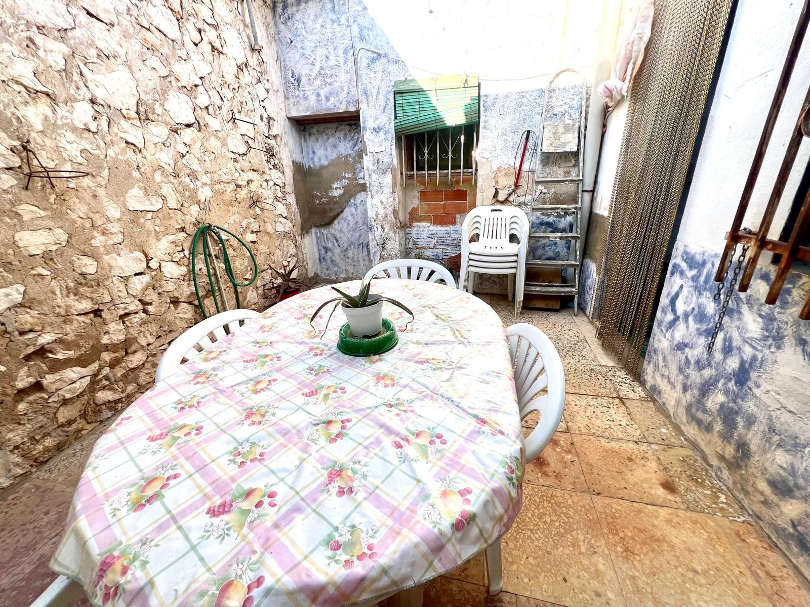 Town House for Sale in Pinoso, Alicante