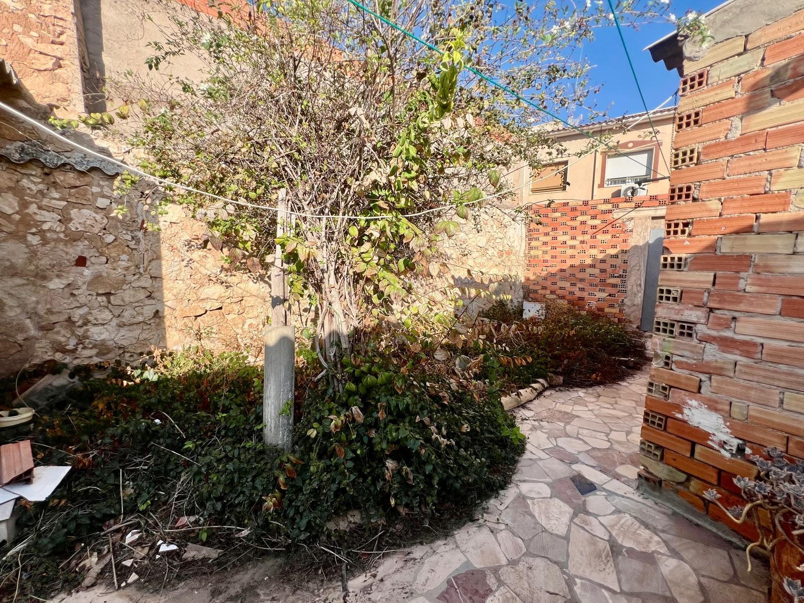 Town House for Sale in Pinoso, Alicante