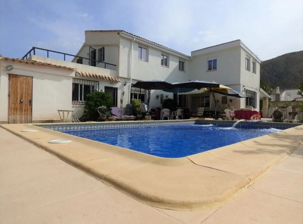 Villa for Sale in Orxeta, Alicante