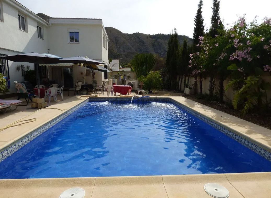 Villa for Sale in Orxeta, Alicante