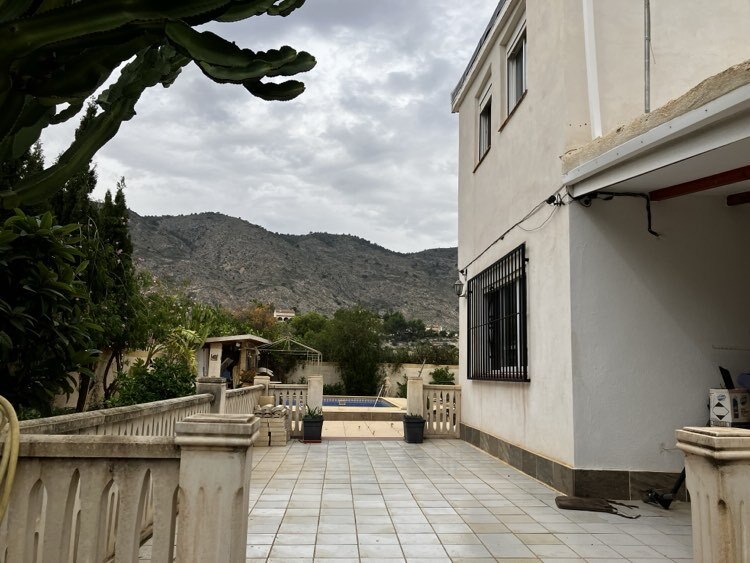 Villa for Sale in Orxeta, Alicante