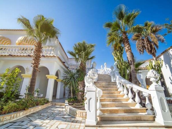 Villa for Sale in Orxeta, Alicante