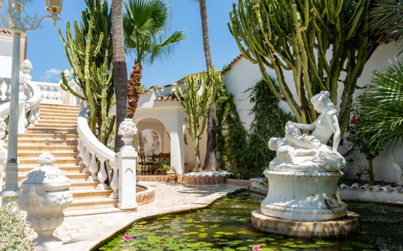 Villa for Sale in Orxeta, Alicante