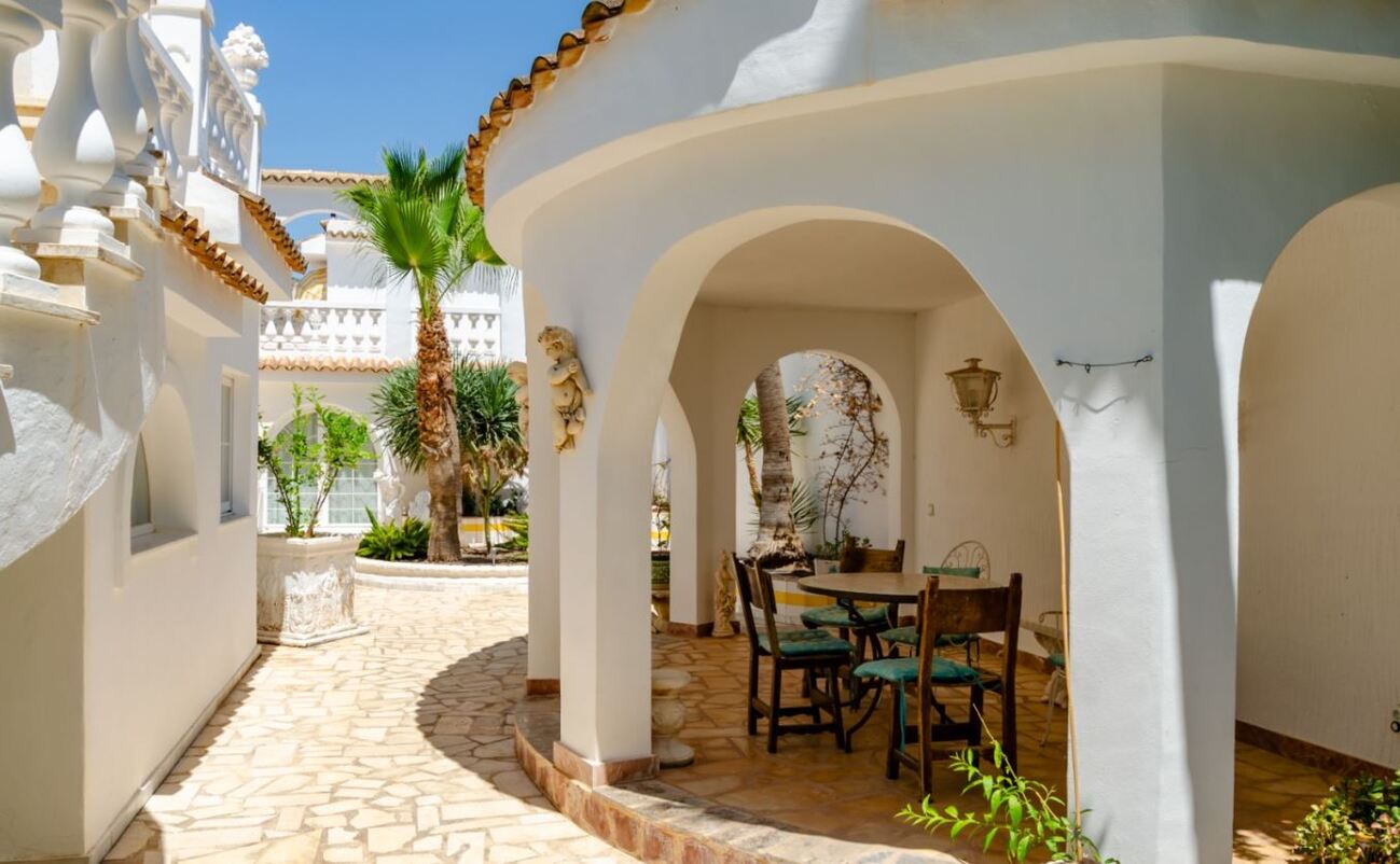 Villa for Sale in Orxeta, Alicante
