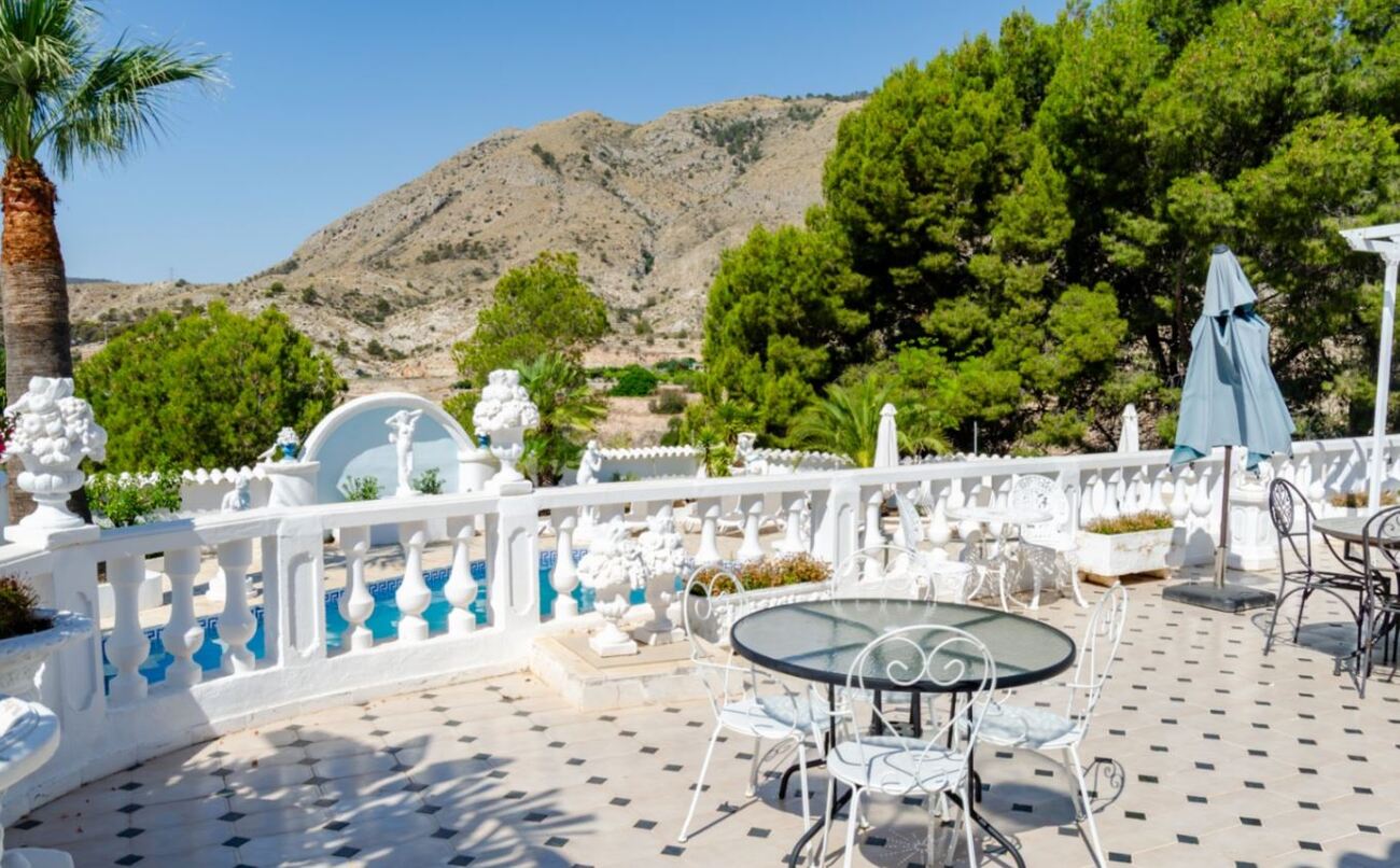 Villa for Sale in Orxeta, Alicante