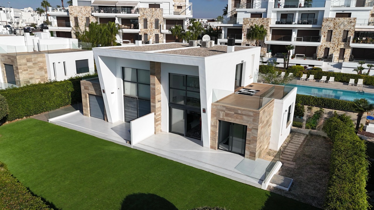 Villa for Sale in Los Dolses, Alicante