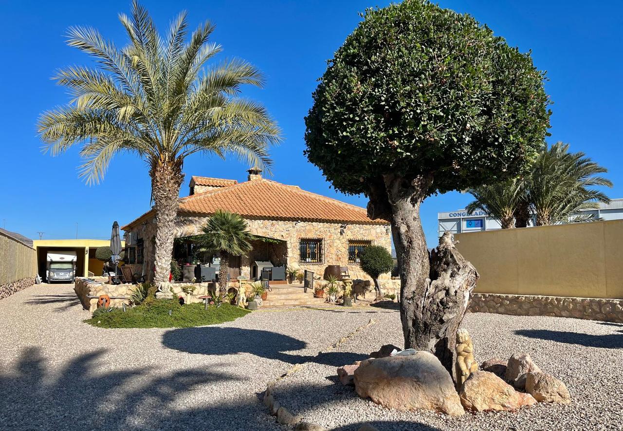 Imagen_de_WhatsApp_2025-01-16_a_las_12.33.39_e93e3924_xlarge Country House for Sale in Fortuna, Murcia