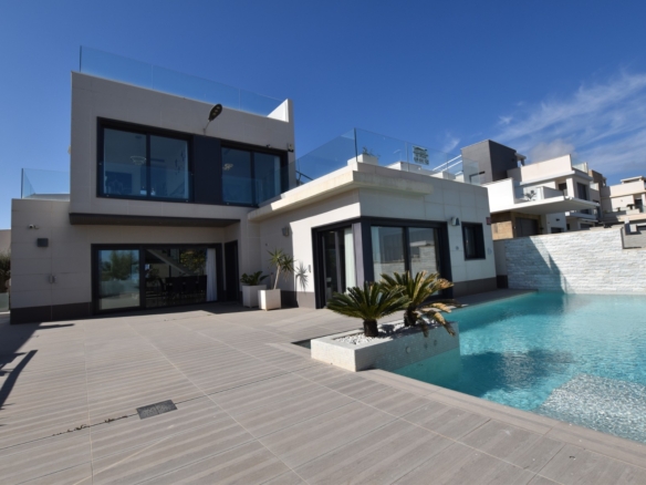 Villa for Sale in San Miguel de Salinas, Alicante