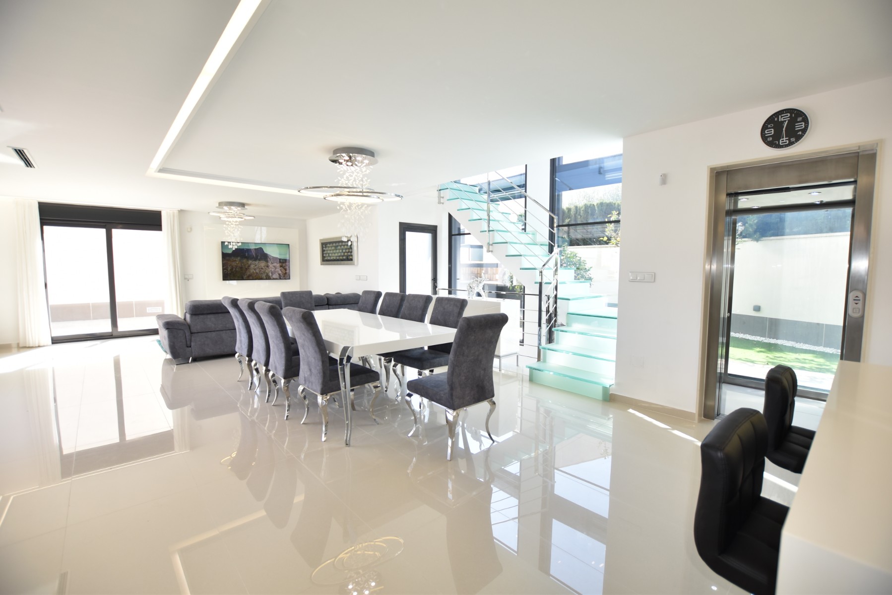 Villa for Sale in San Miguel de Salinas, Alicante