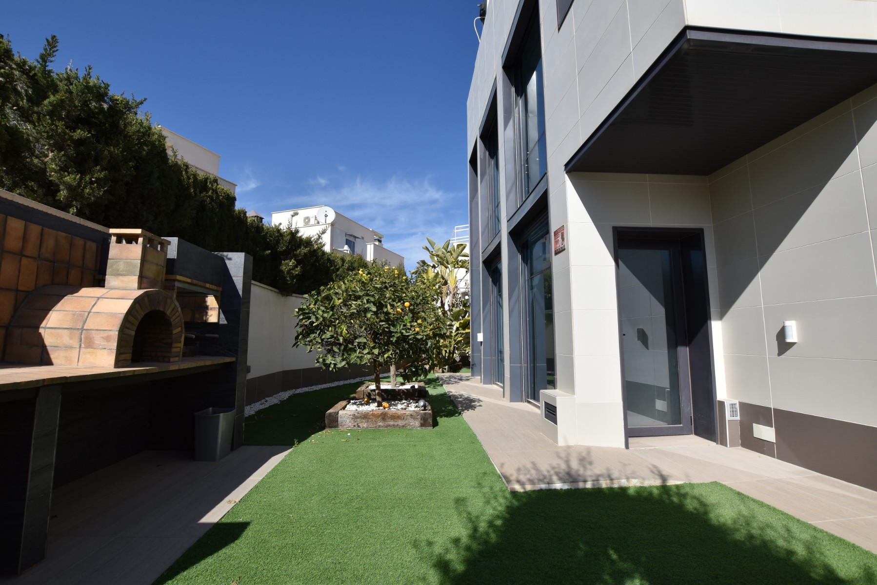 Villa for Sale in San Miguel de Salinas, Alicante
