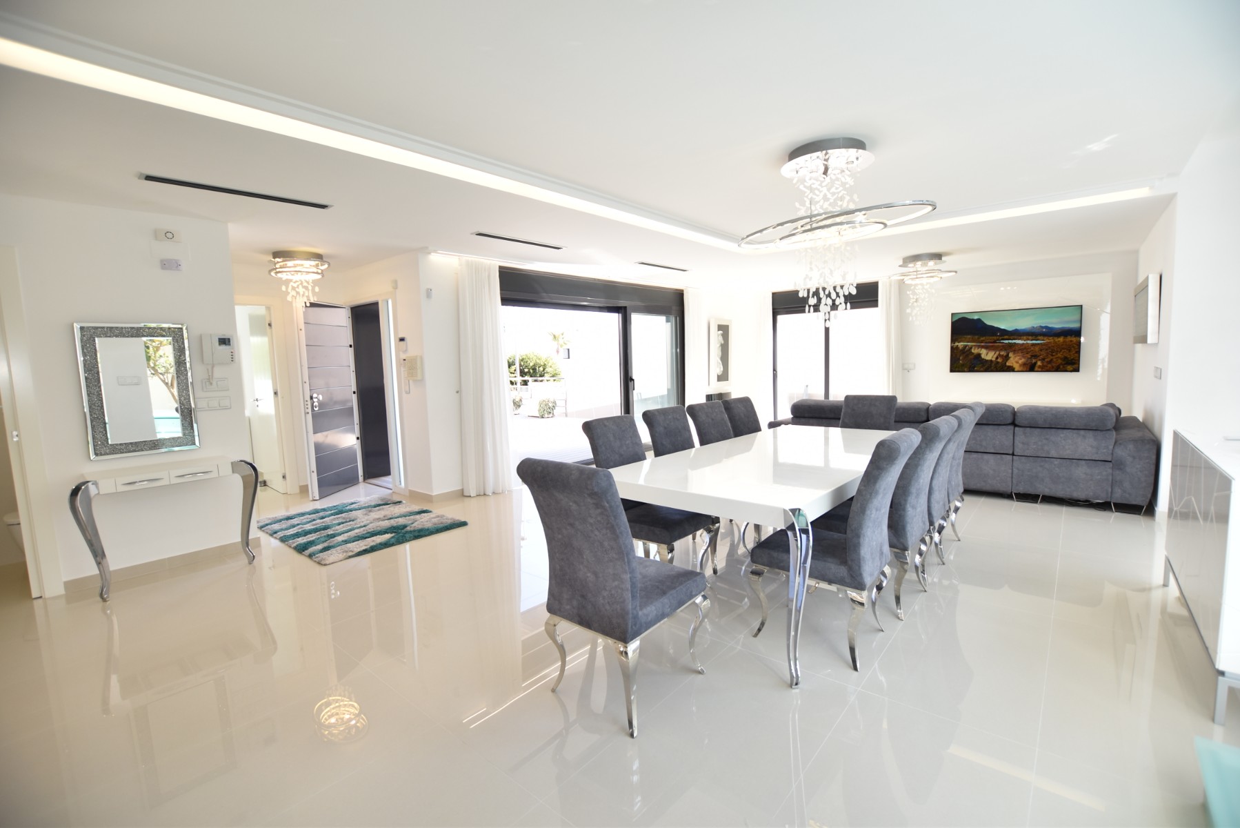 Villa for Sale in San Miguel de Salinas, Alicante