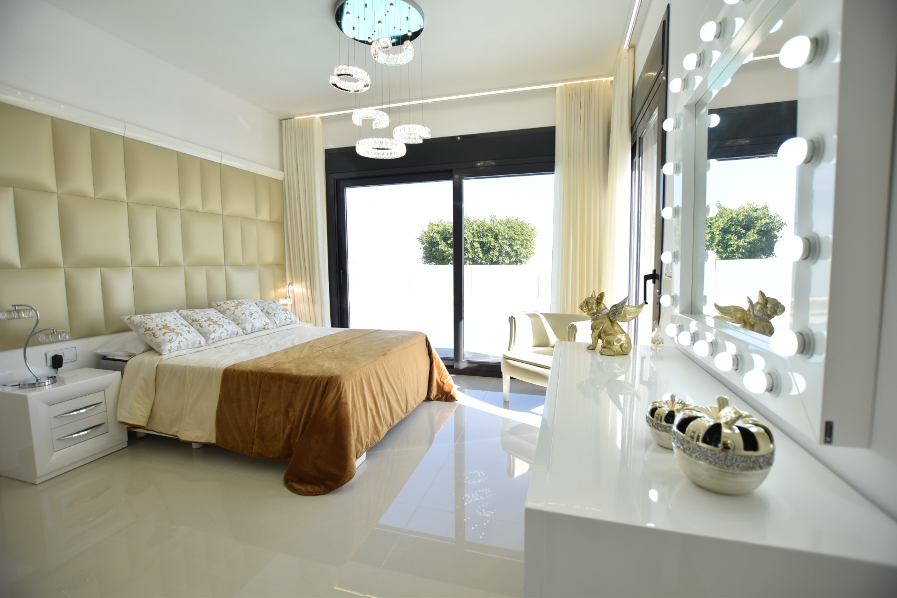 Villa for Sale in San Miguel de Salinas, Alicante