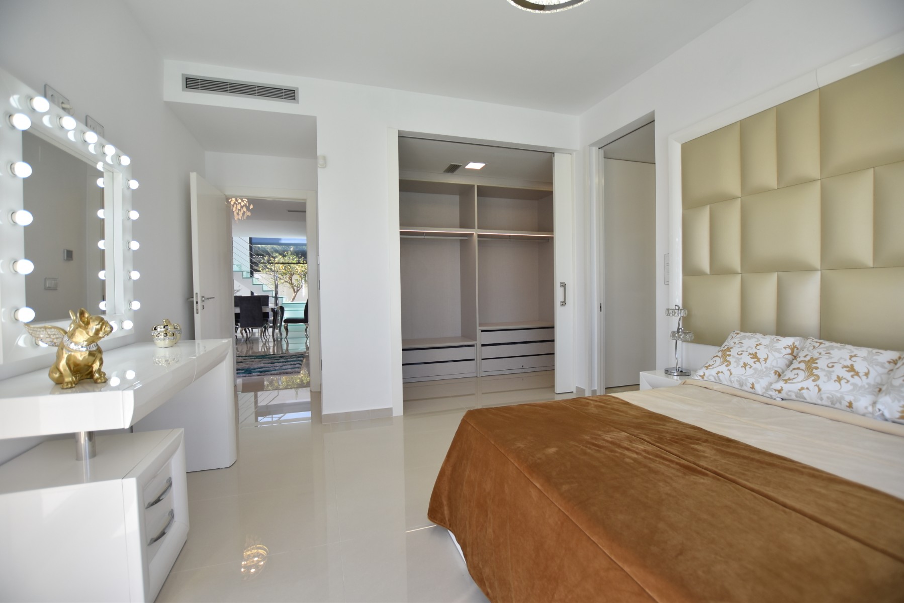 Villa for Sale in San Miguel de Salinas, Alicante