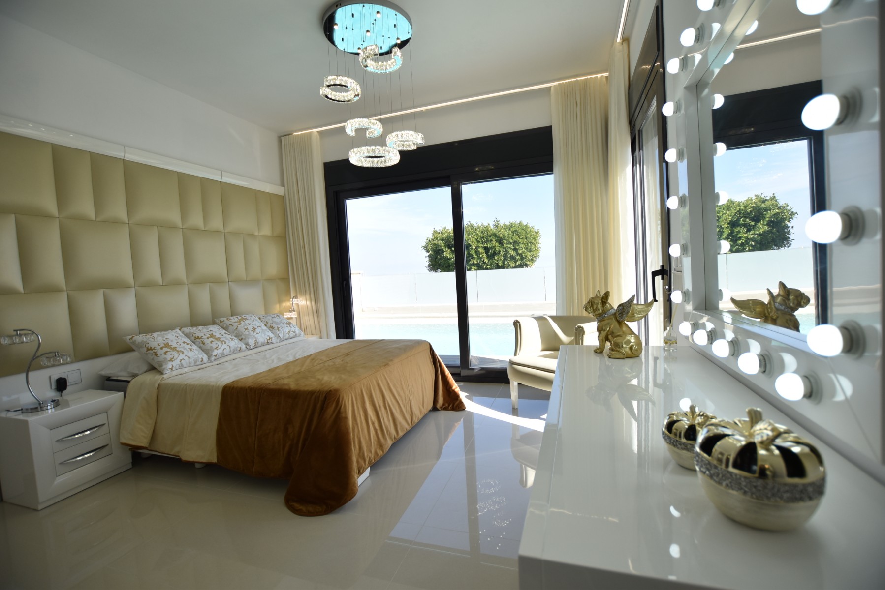 Villa for Sale in San Miguel de Salinas, Alicante