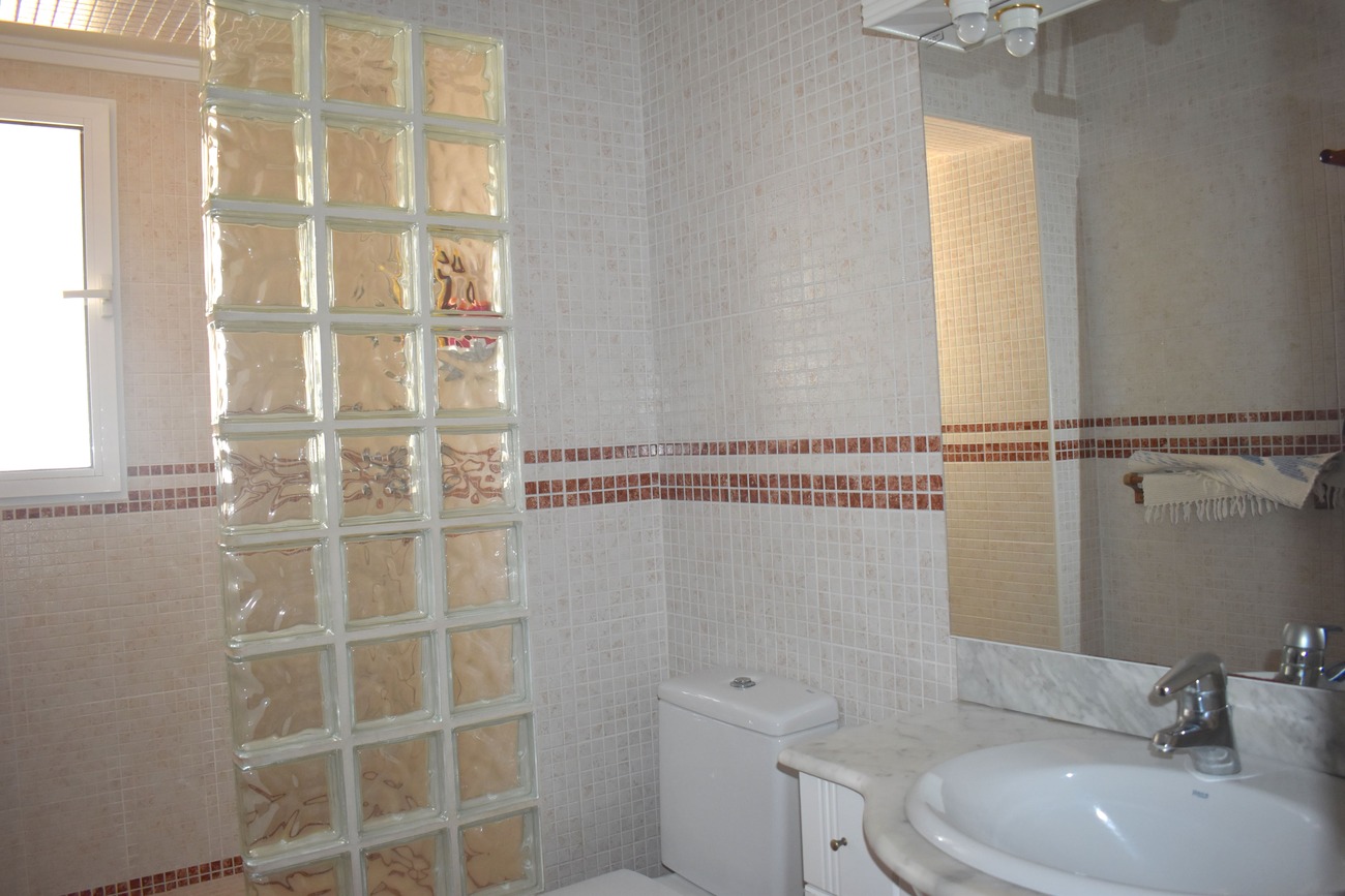 Villa for Sale in Guardamar del Segura, Alicante