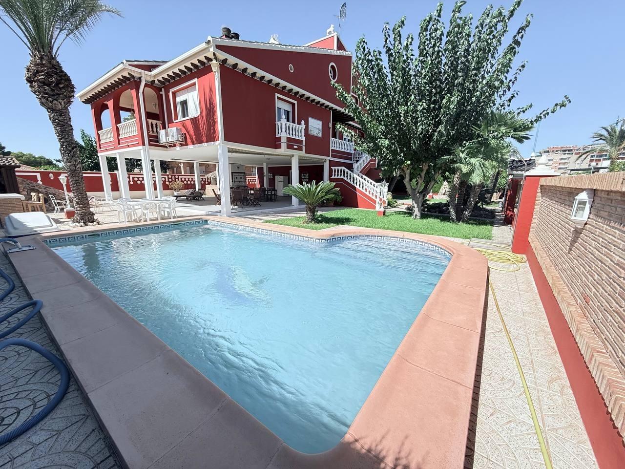 2-1 Villa for Sale in Campoamor, Alicante
